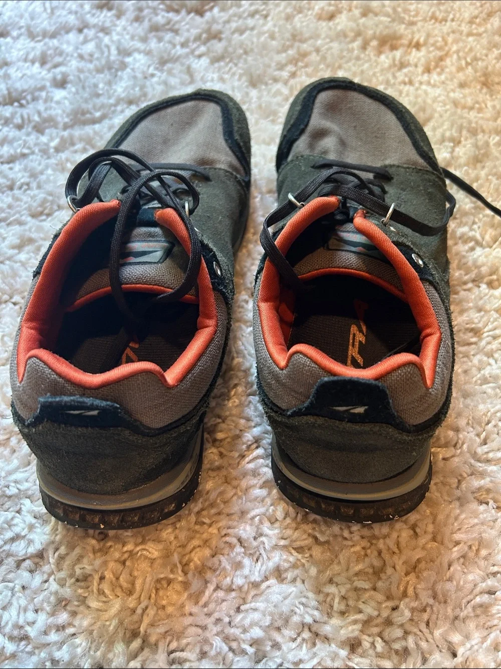 Altra suede sneakets